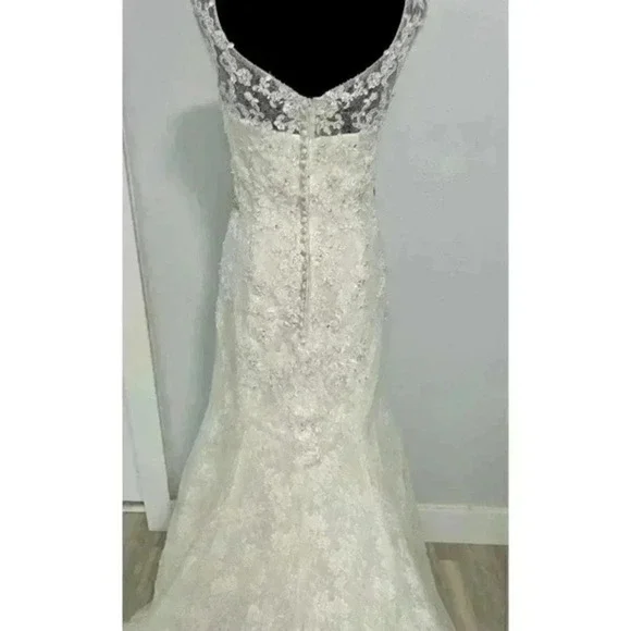 Elegant Lace Wedding Dress V Neck Beaded Sash Trumpet Silhouette sz 4-6